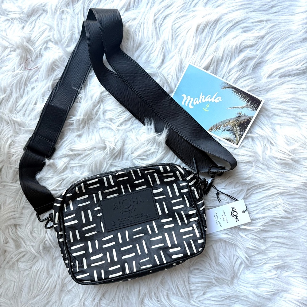 NWT ALOHA Collection Le Tour Crossbody Rattan Purse Bag